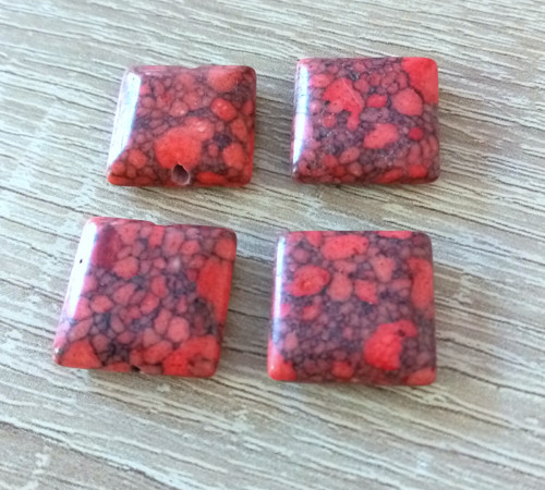 Syntetický tyrkys čtverec 16x16mm - 3ks