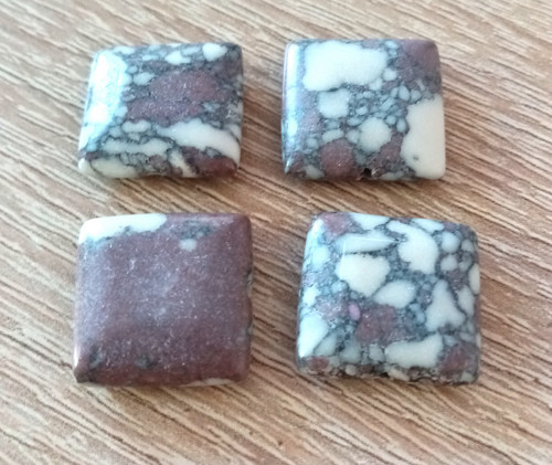 Syntetický tyrkys čtverec 16x16mm - 3ks
