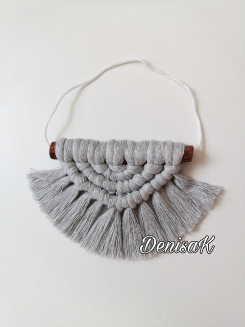 Macrame závěs šedý na skořici