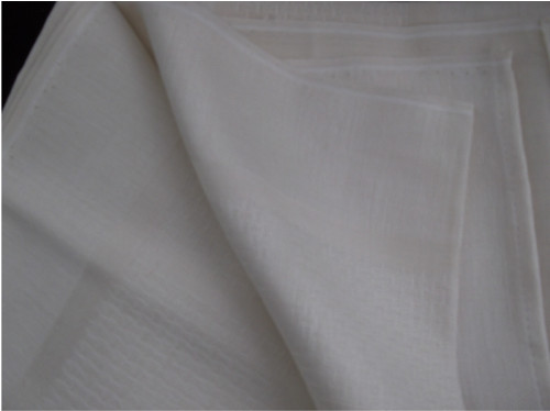 Ubrus smetanovo-béžový.Bavlna/polyester 165x106 cm