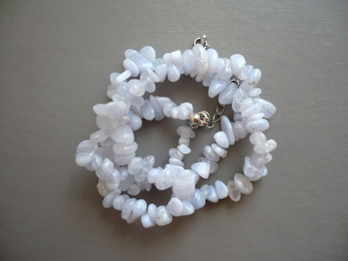 Minerální zlomky 45 cm - chalcedon KULATÝ