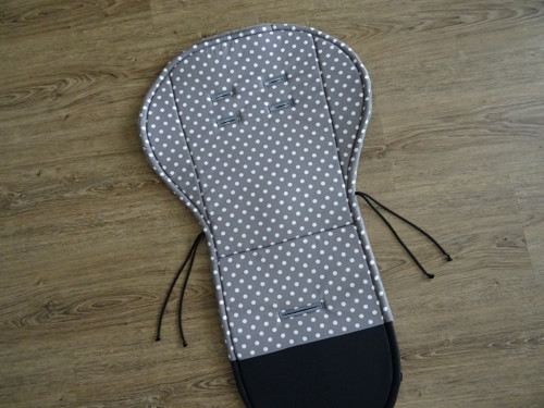 Podložka Valco s bočnicemi - puntíkatá