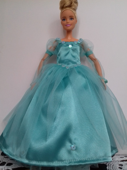 Šatičky pro Barbie - pohádkové č.2 — foto 1