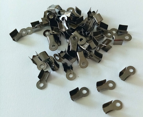 Koncovka na kůži/šňůrku 8x3mm - 15 ks