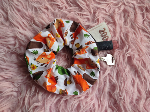 Scrunchie zipper liščí gumička s kapsičkou — foto 1