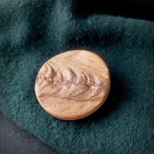 TRILOBIT ii dřevěná brož