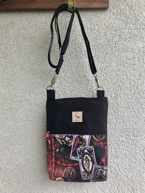 Crossbody taška - věštba