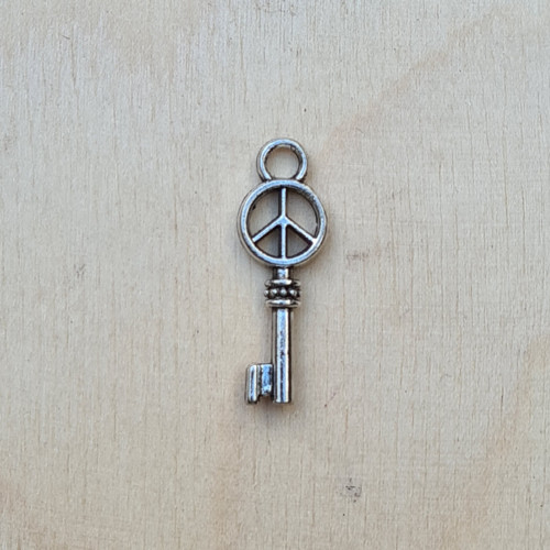 Přívěsek - klíč "peace" 10x27 mm, 5 ks