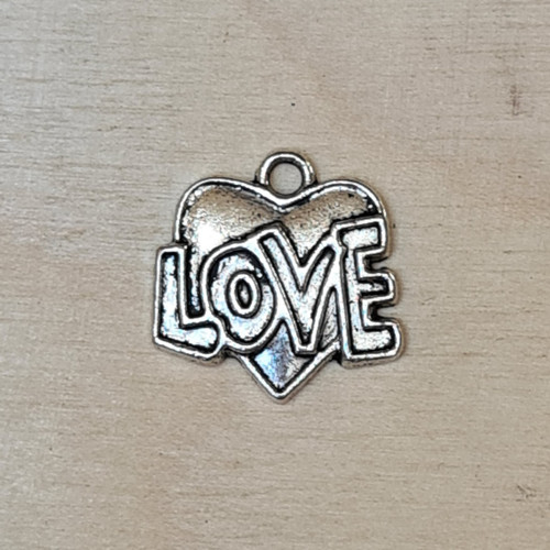 Přívěsek - srdce LOVE 20x18 mm, 5 ks