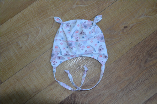 Ušanka na zavazování "ptáčci,motýli,kvítí" 39-43cm