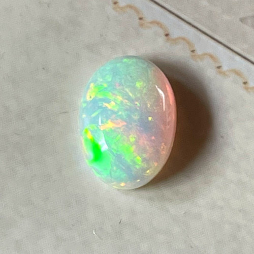 Opál etiópsky welo opál / 12x9x4mm A-3114