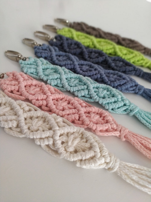 Macrame přívěsek na klíče