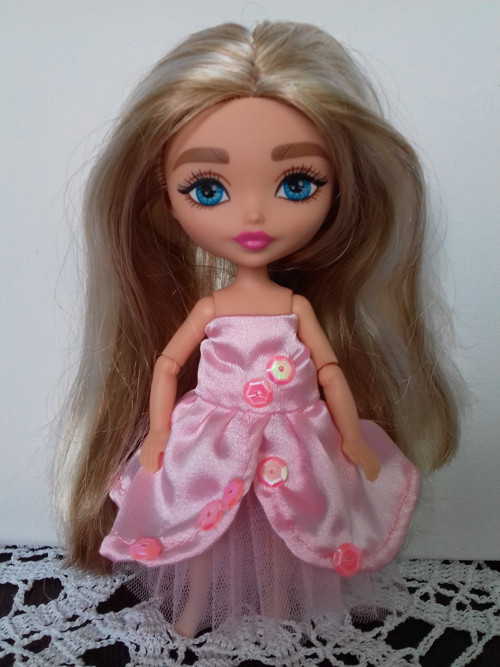Šatičky pro panenku Barbie Extra Minis