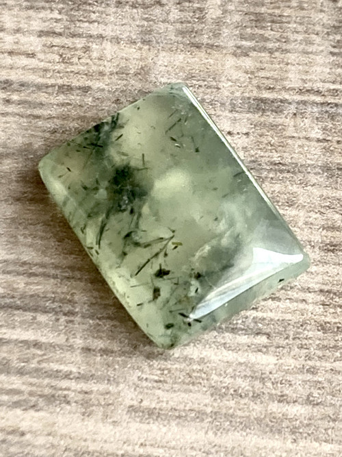 PREHNIT S DENDRITY- kabošon, drah., AFRIKA 22,5 Ct