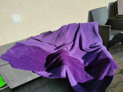 Vínová/fialová háčkovaná deka — foto 1