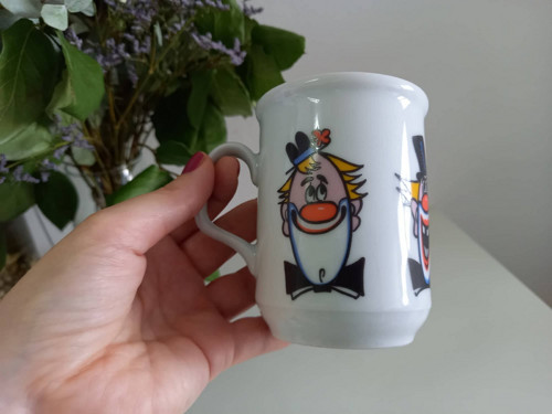 Starý hrnek klaun — foto 1