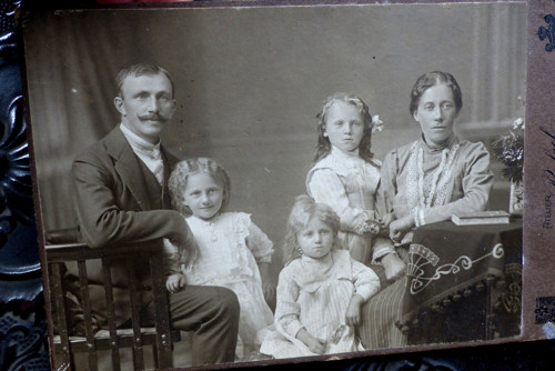 Třetí dcera...stará kabinetní fotografie