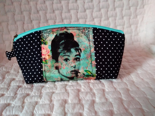 Taštička Audrey velká 23x12x6cm