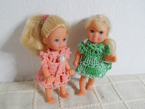 Šatičky pro malou panenku - Barbie - růžová,zelená