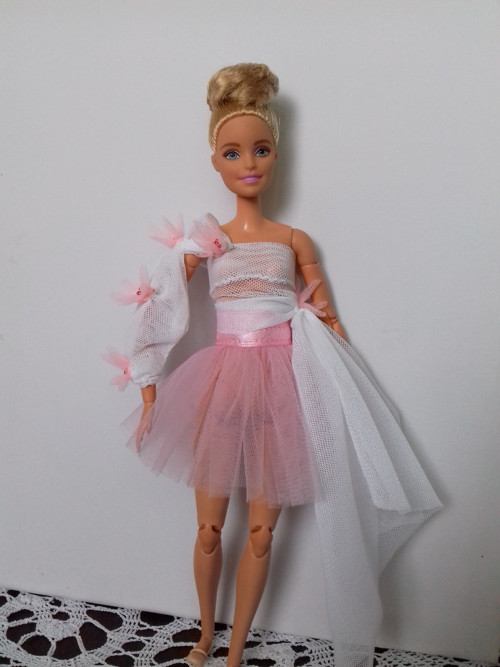 Šatičky pro Barbie - slavnostní č. 4 — foto 1