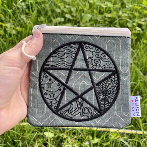 Kapsička velká Pentagram na zelené se zlatým
