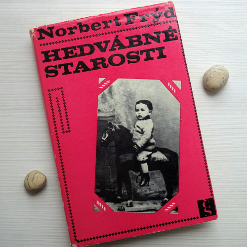 Hedvábné starosti, N. Frýd