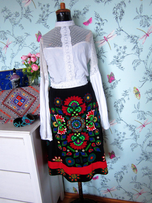 Sukně folklór velkolepá — foto 1
