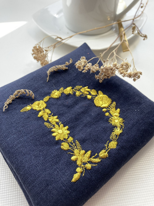 Ľanová utierka s výšivkou ,,MONOGRAM" — foto 1