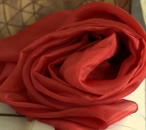 HEDVÁBNÁ ŠÁLA........180 x 45