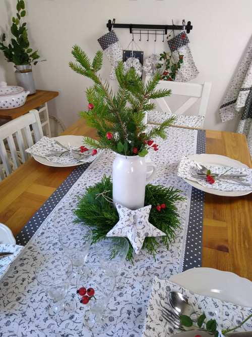 Běhoun v sadě s ubrousky - Vánoce — foto 1