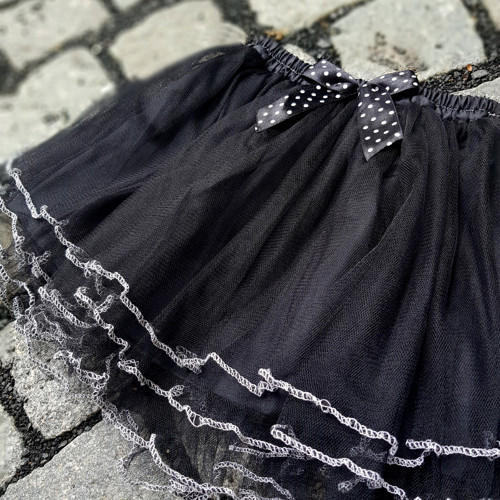 Dětská černá tylová sukně s lemováním