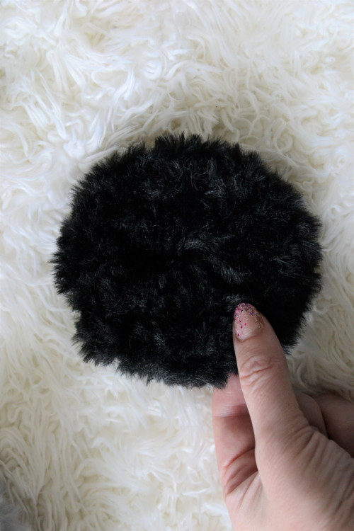 Chlupatá maxi kožešinková scrunchie gumička