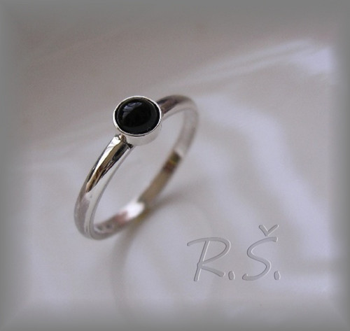 ONYX 4 mm hladká obruba + půlkulatá šína 2,1 mm