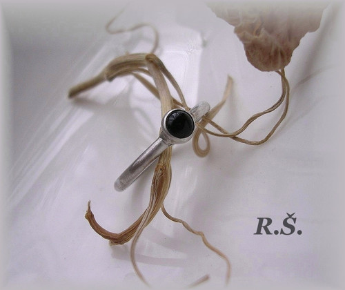 ONYX 4 mm hladká obruba + kulatá šína 2 mm