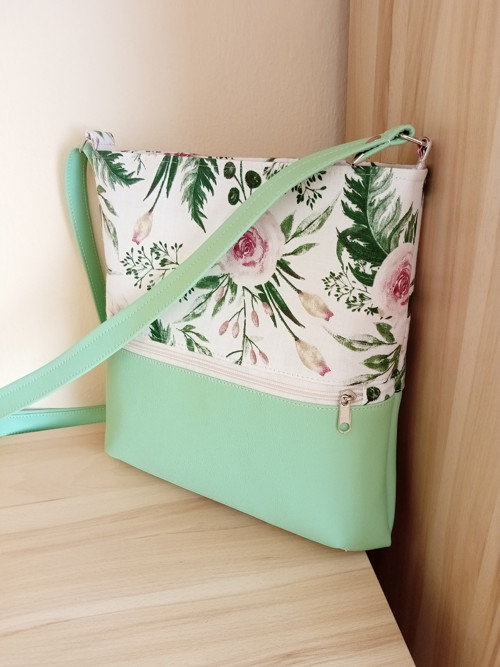 Crossbody hrášková — foto 1