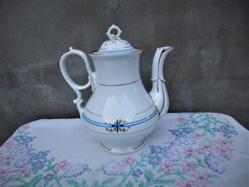 Starožitná konvička - porcelán