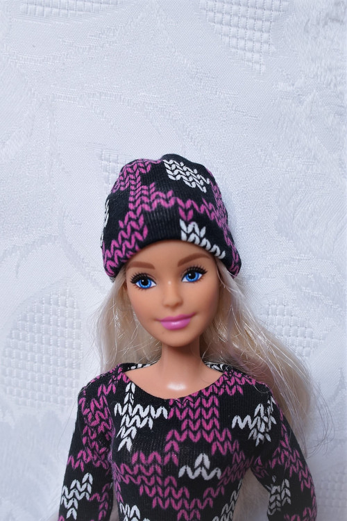 Čepice pro Barbie — foto 1