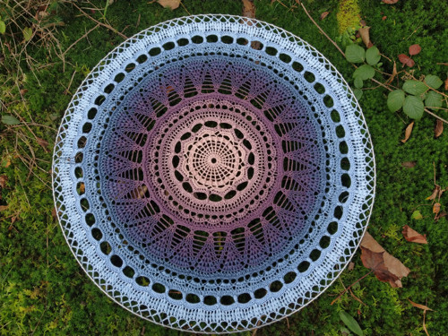 Velká háčkovaná mandala