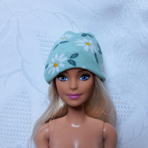 Čepice pro Barbie — foto 1