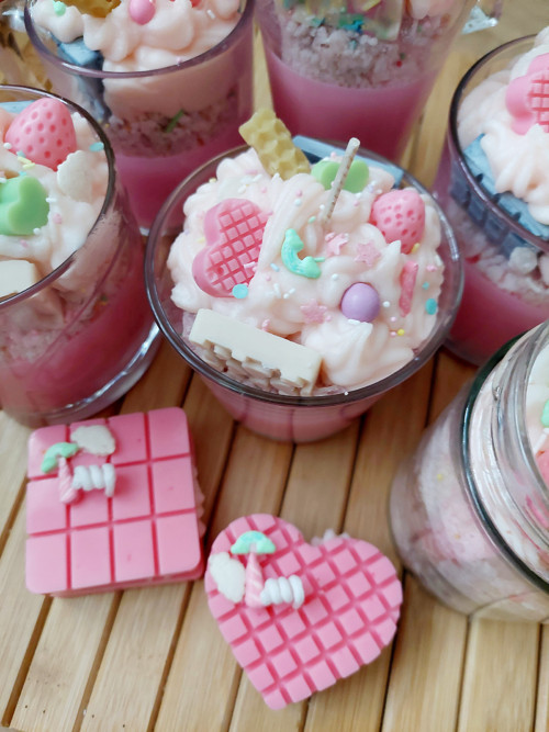 CANDY Candle - svíčka JEDNOROŽEC sušenka — foto 1