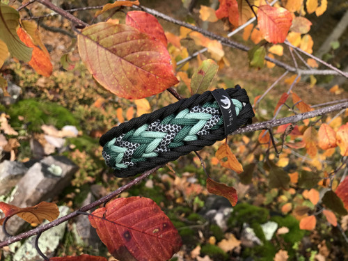 Paracord obojek s nastavitelným řemínkem