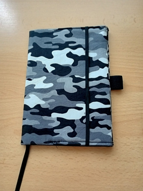 Obal na turistický deník s kapsičkou - maskáč