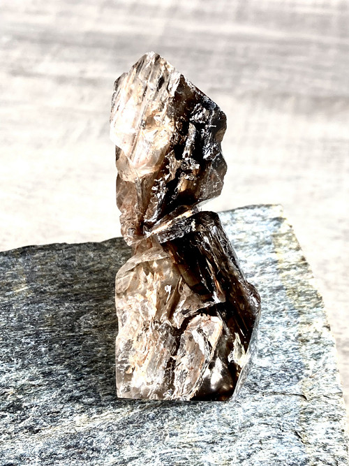 SMOKEY QUARTZ- surový minerál, unikátní inkluze