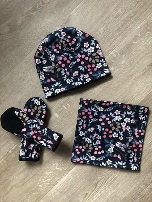 Dětský set čepice + nákrčník + rukavice maliny