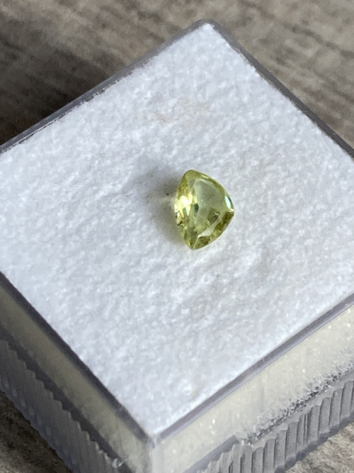 TITANIT-SPHENE - drahokam, Brazílie, TOP 7 x 5 mm