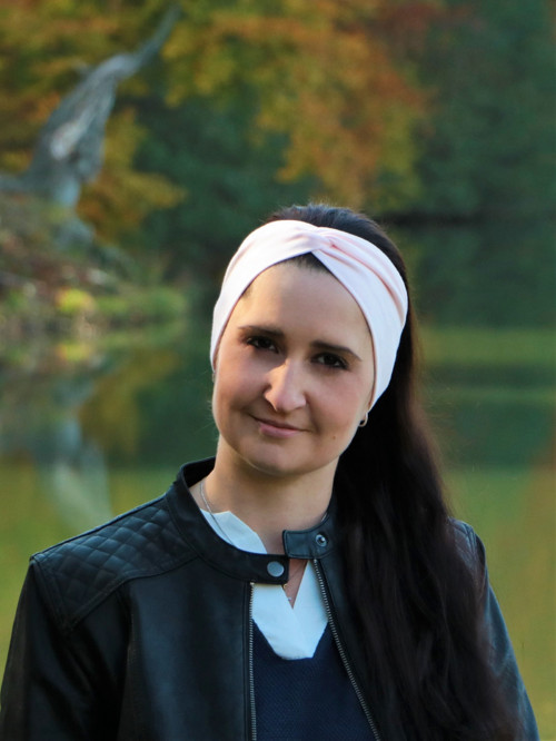 Prekrížená úpletová čelenka svetloružová