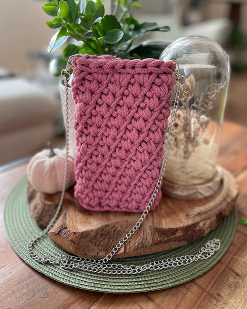 Háčkovaná crossbody kabelka