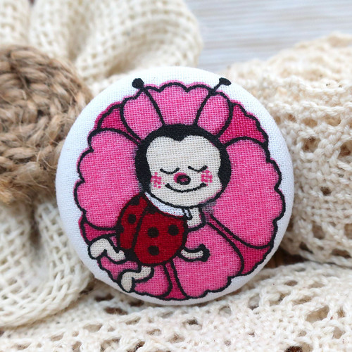 Buttonková brož Beruška 38mm *na objednávku