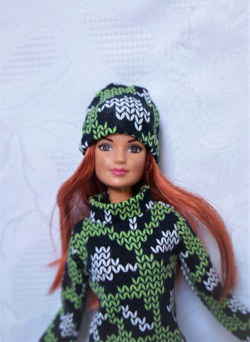 Čepice pro Barbie — foto 1