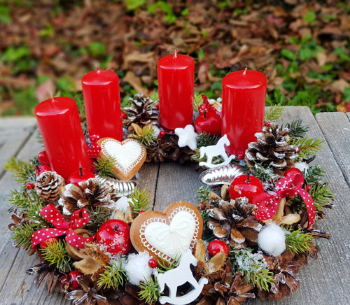 Adventní věneček s perníčky — foto 1